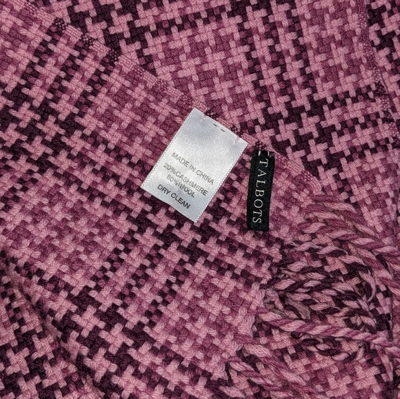 Beautiful Talbots Purple Cashmere and Wool Blend Scarf - Picture 3 of 8